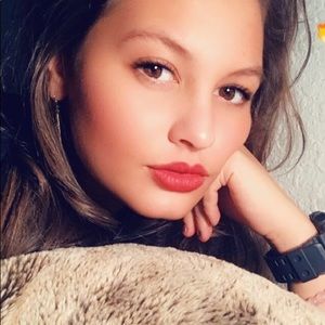 Meet your Posher, Cayla